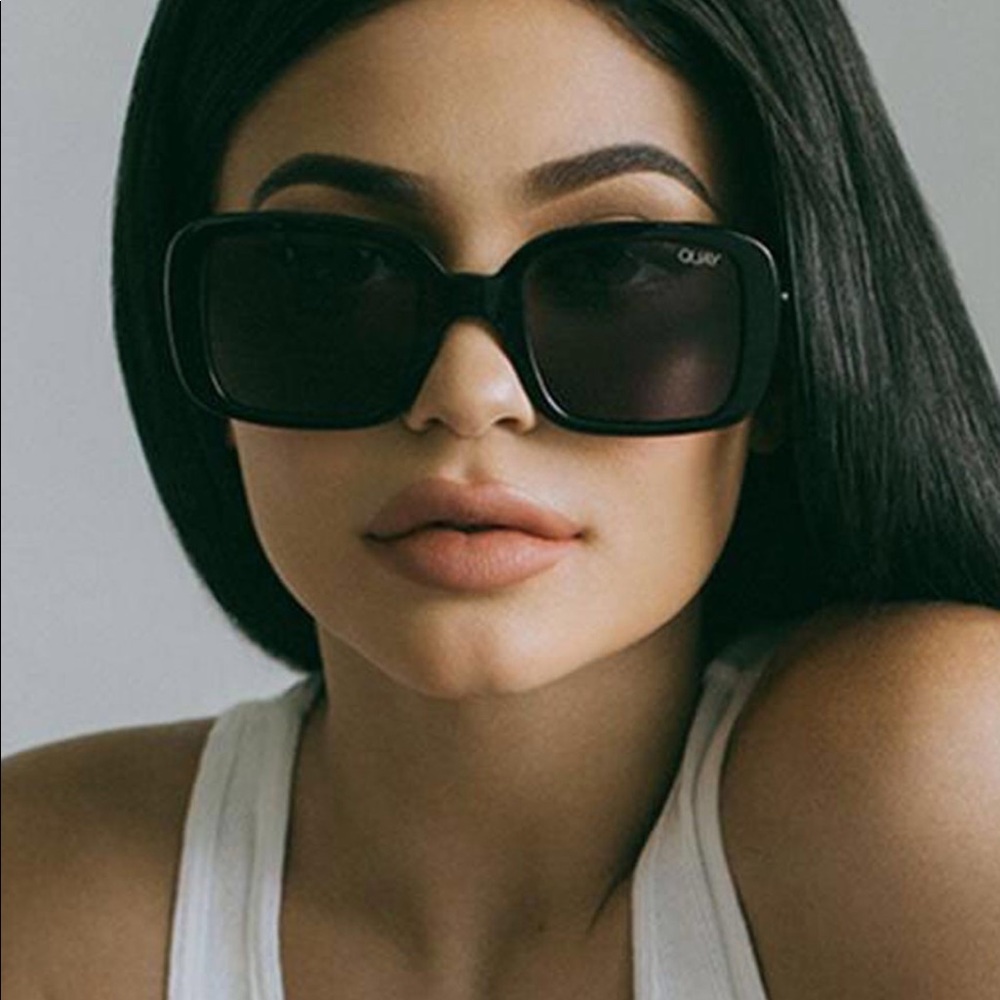 QUAYxKYLIE JENNER SUNGLASSES
